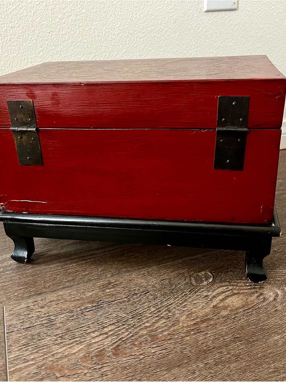 Hand-Painted Red and Gold Decorative Jewelry Box - Picture 6 of 13